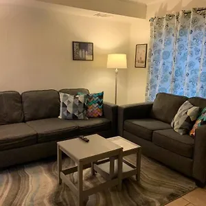  Apartment 6, Sleep 4, Walk To Attractions In Uptown